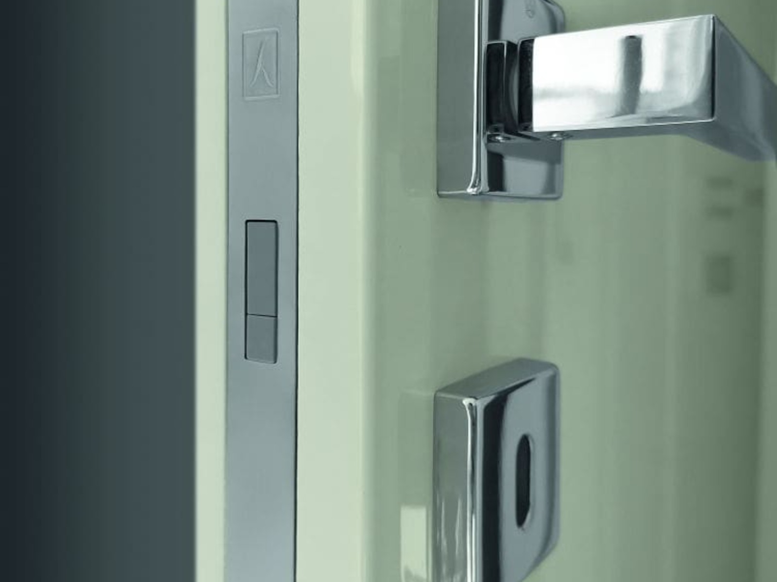 Dettaglio serratura magnetica Tresor RAL 9002